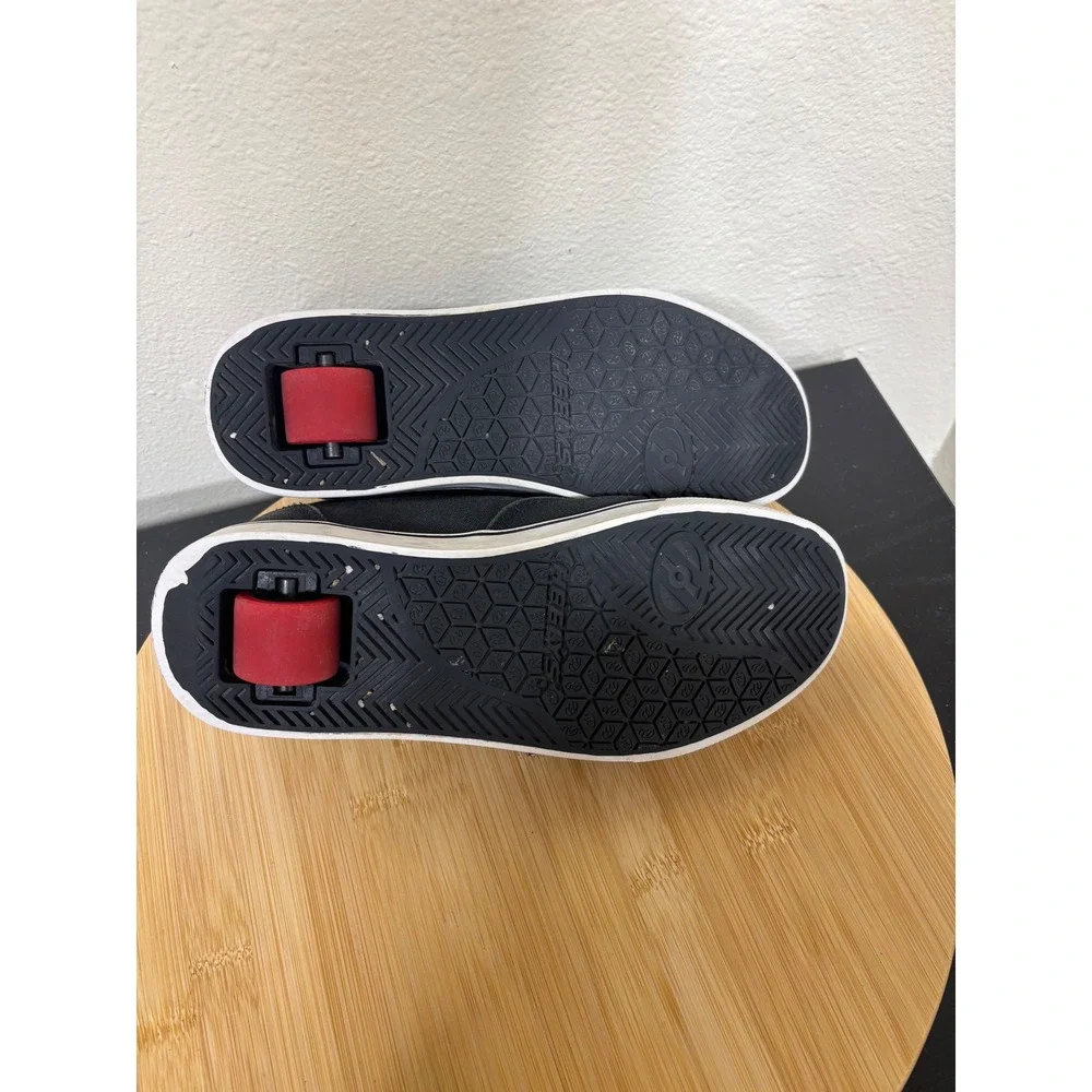 Heelys Skate Shoes Kids Size‎ 6 Black Red Canvas Low Top Roller Sneakers